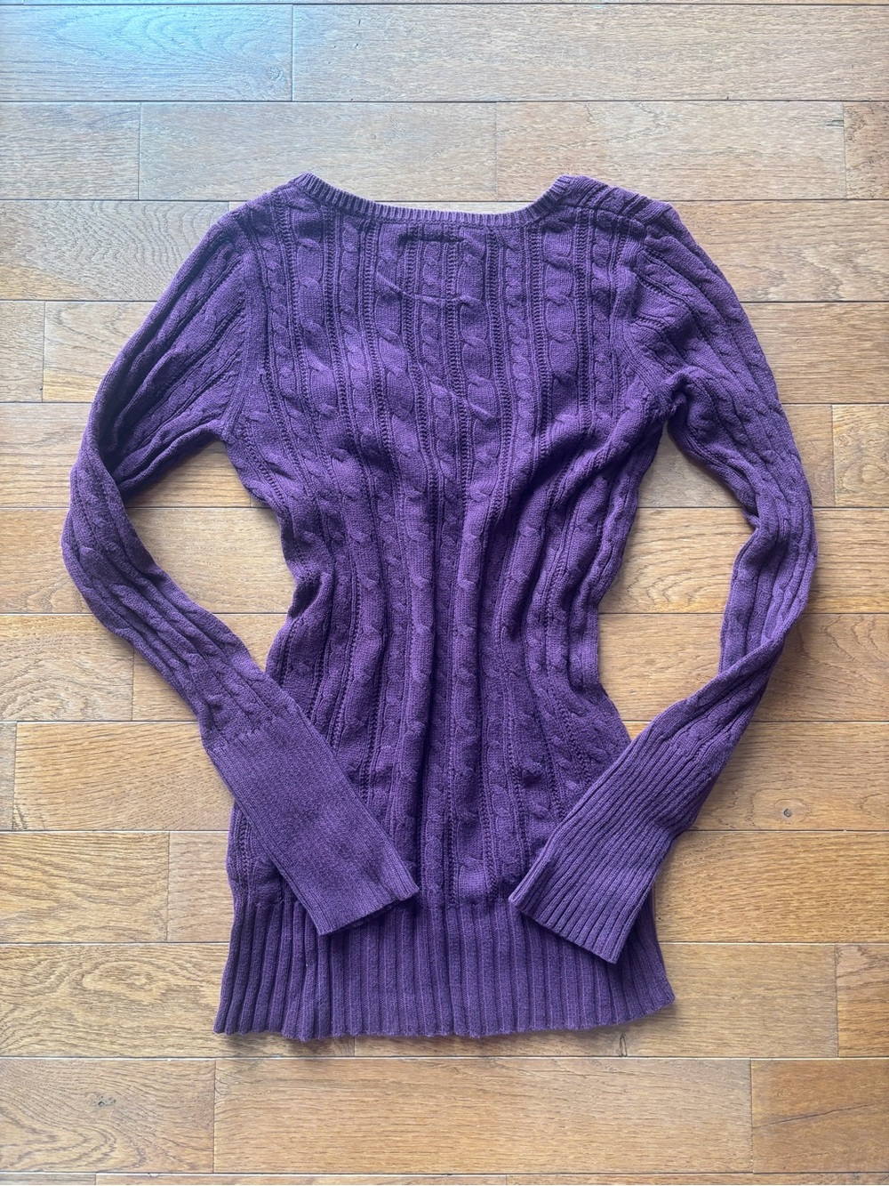 Y2K American Eagle Outfitters Plum Cable-Knit V-Neck Sweater - Picture 2 of 3
